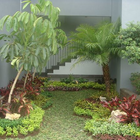 Hotel Tilamas Juanda Sawotratap Exterior photo