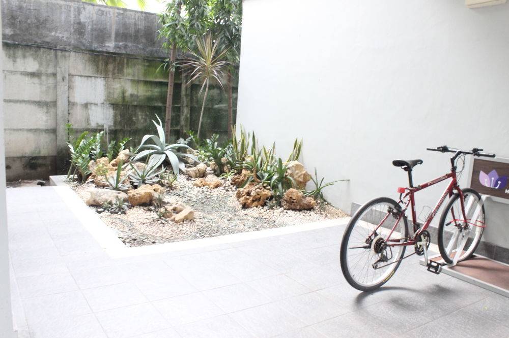 Hotel Tilamas Juanda Sawotratap Exterior photo