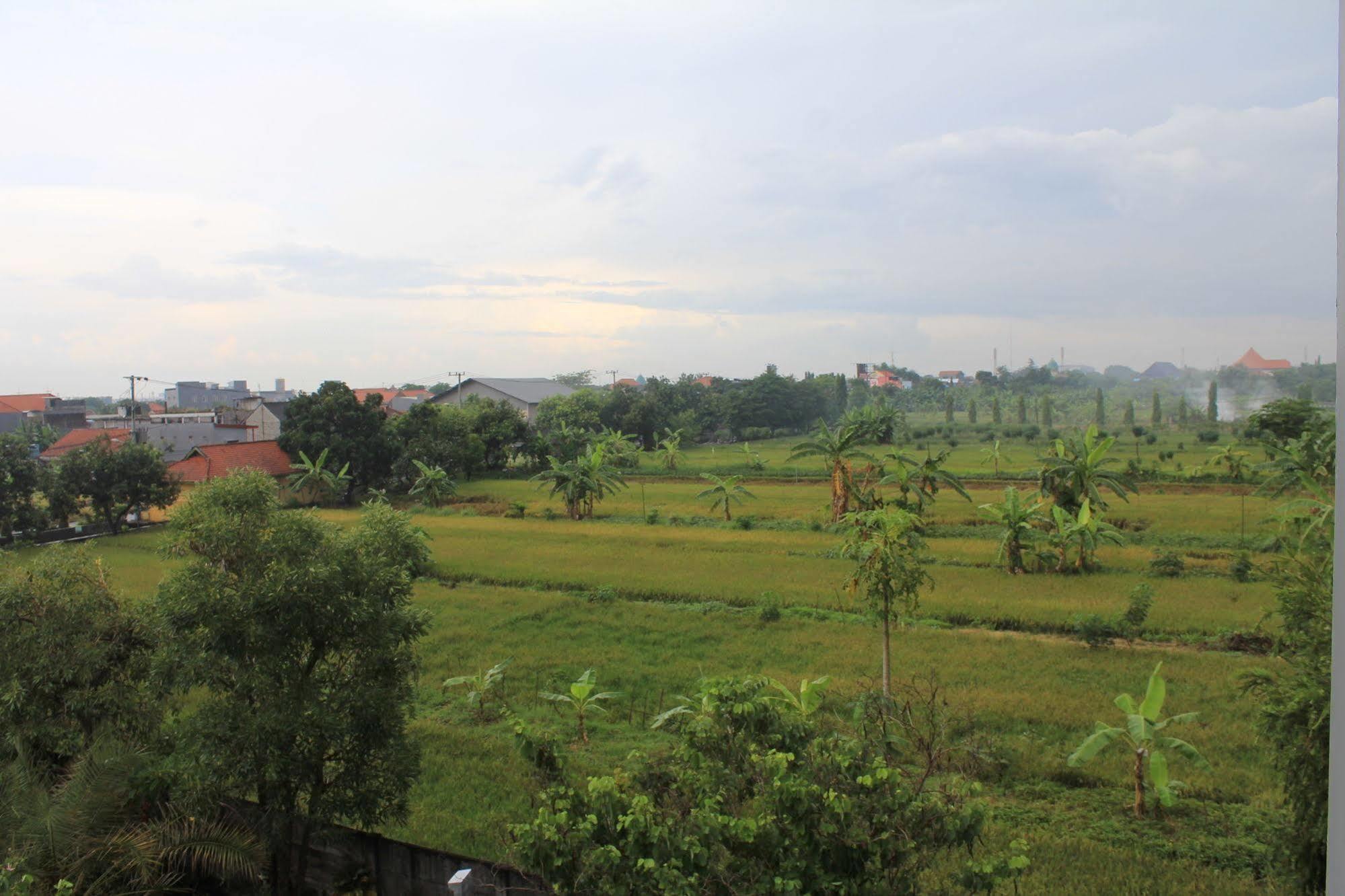 Hotel Tilamas Juanda Surabaya Exterior photo