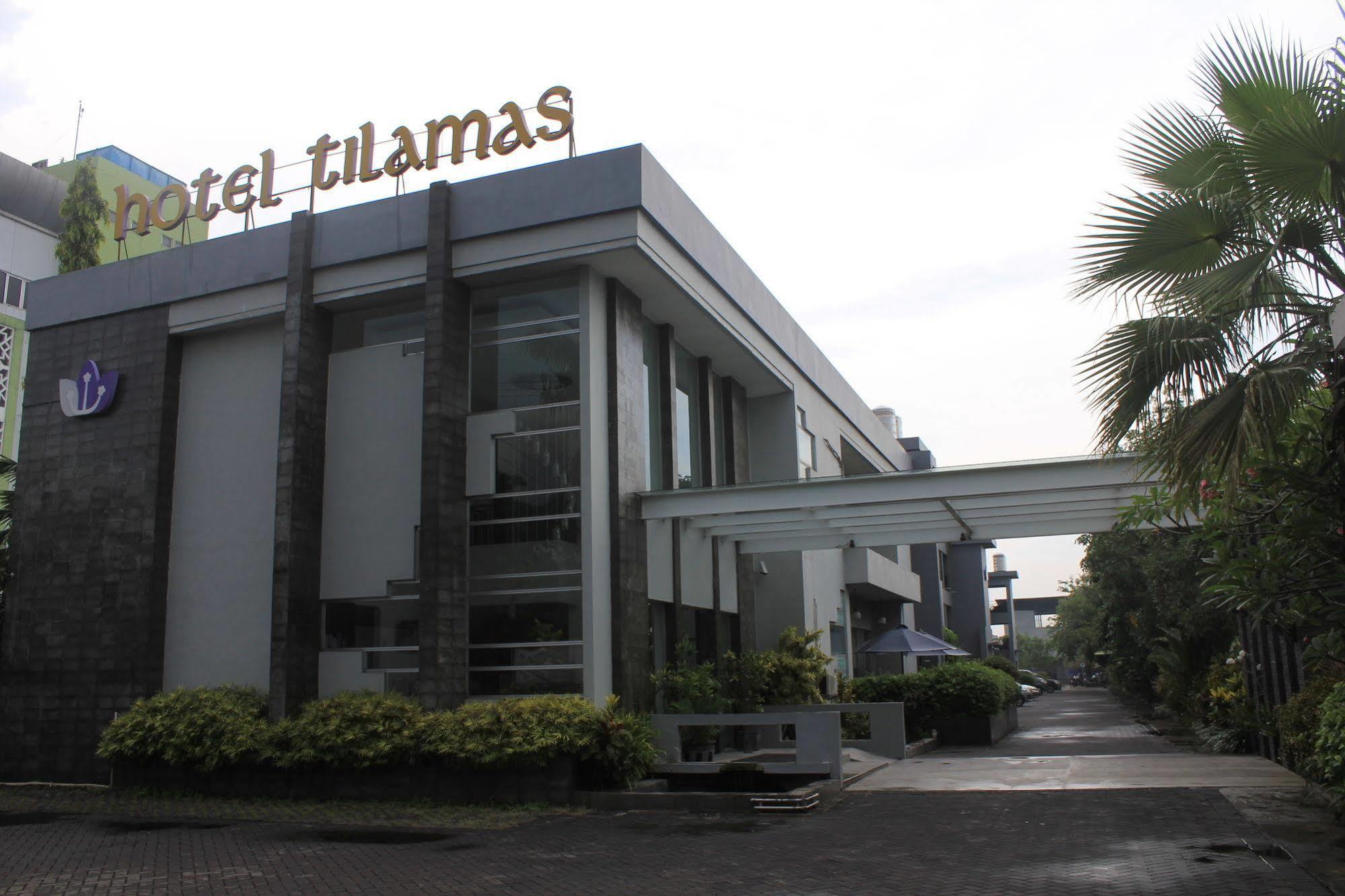 Hotel Tilamas Juanda Sawotratap Exterior photo